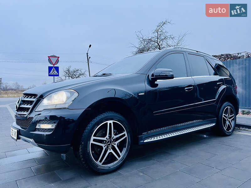 Mercedes-Benz M-Class 2011
