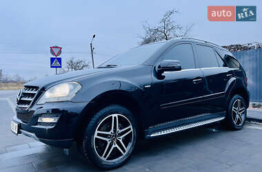 Внедорожник / Кроссовер Mercedes-Benz M-Class 2011 в 