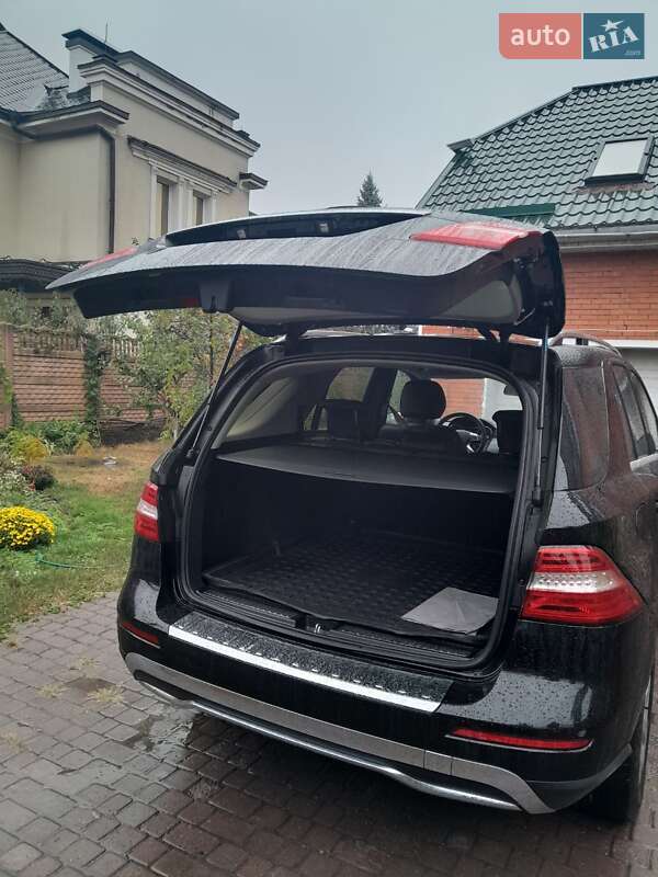 Внедорожник / Кроссовер Mercedes-Benz M-Class 2013 в Киеве