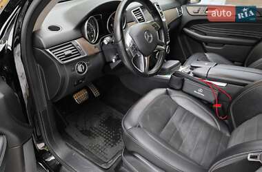 Позашляховик / Кросовер Mercedes-Benz M-Class 2013 в 