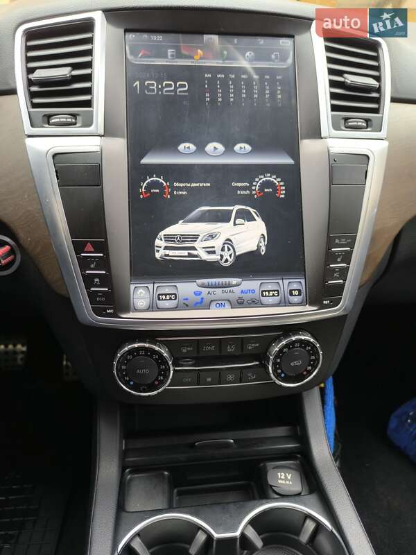 Внедорожник / Кроссовер Mercedes-Benz M-Class 2013 в Киеве