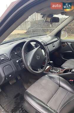 Внедорожник / Кроссовер Mercedes-Benz M-Class 2001 в 