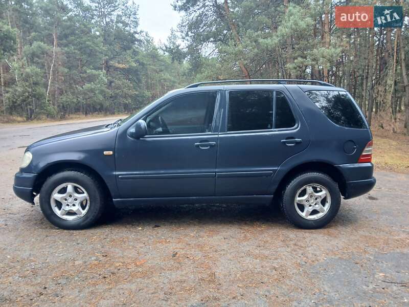 Внедорожник / Кроссовер Mercedes-Benz M-Class 2000 в Ковеле