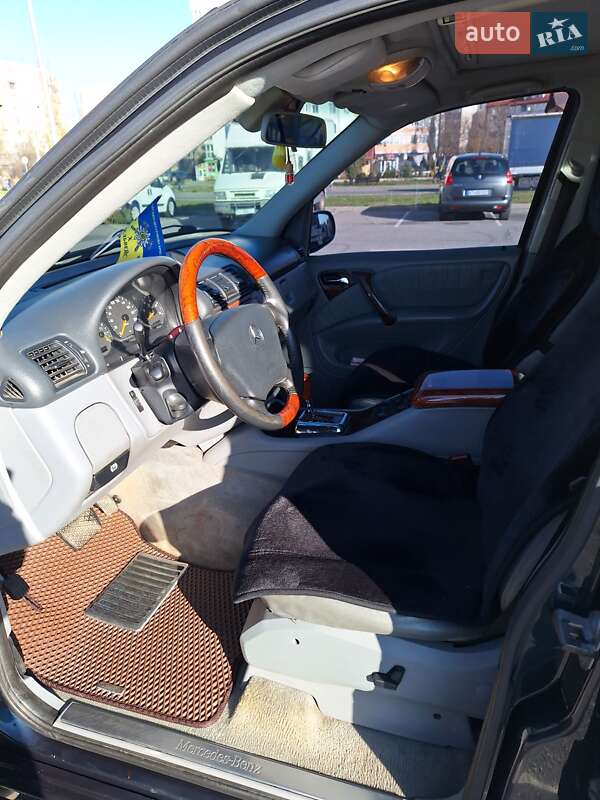 Внедорожник / Кроссовер Mercedes-Benz M-Class 2001 в Ивано-Франковске
