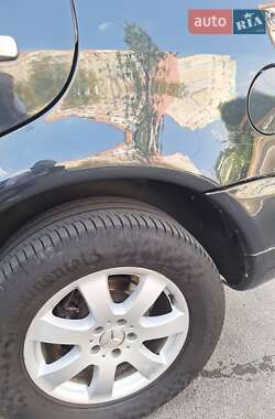 Внедорожник / Кроссовер Mercedes-Benz M-Class 2001 в 