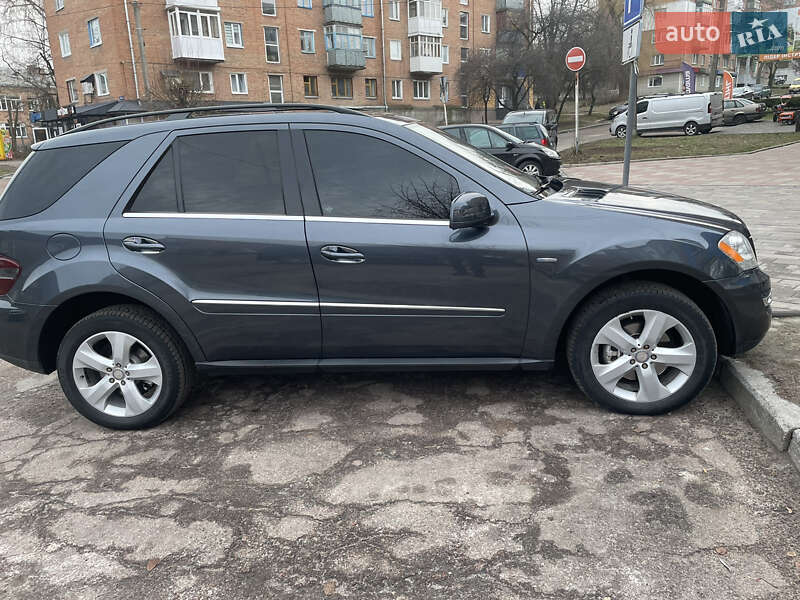 Внедорожник / Кроссовер Mercedes-Benz M-Class 2011 в Бердичеве