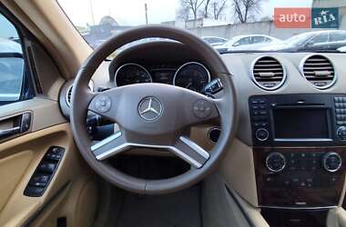 Позашляховик / Кросовер Mercedes-Benz M-Class 2010 в Чернігові