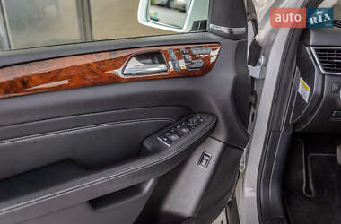 Внедорожник / Кроссовер Mercedes-Benz M-Class 2014 в 