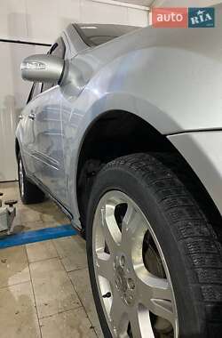 Внедорожник / Кроссовер Mercedes-Benz M-Class 2005 в 