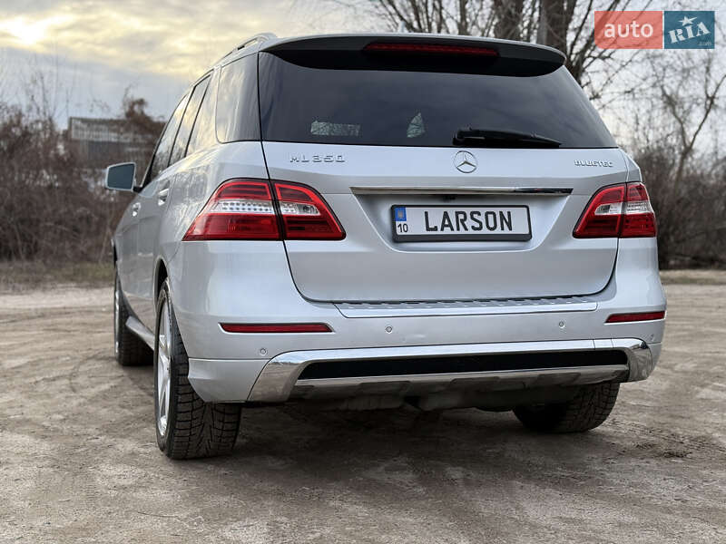 Позашляховик / Кросовер Mercedes-Benz M-Class 2013 в Києві