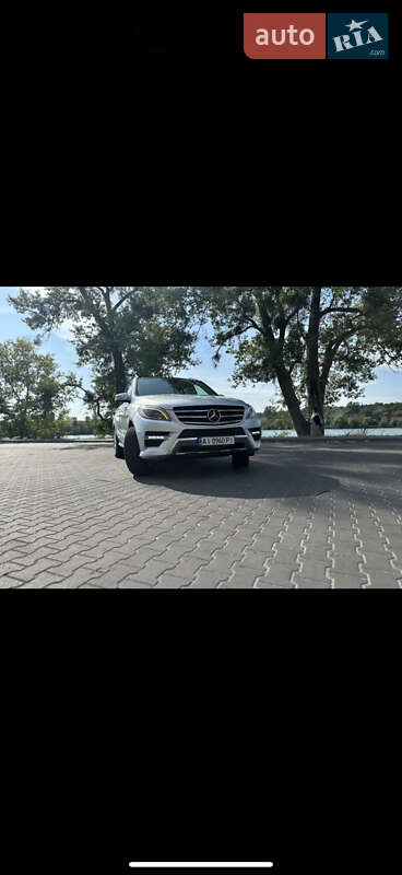 Позашляховик / Кросовер Mercedes-Benz M-Class 2013 в Києві
