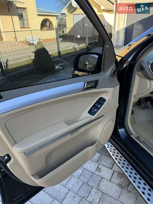 Внедорожник / Кроссовер Mercedes-Benz M-Class 2006 в Кутах