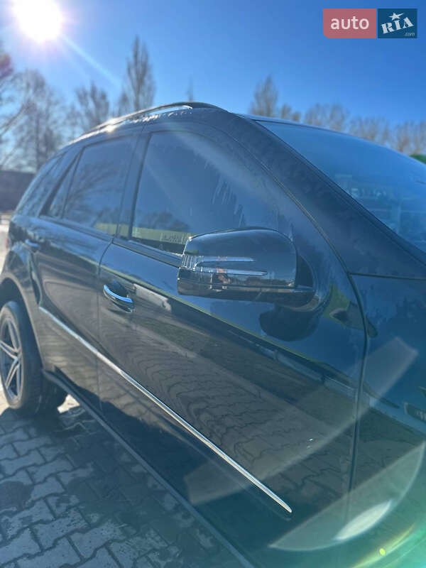 Внедорожник / Кроссовер Mercedes-Benz M-Class 2005 в Берегомете