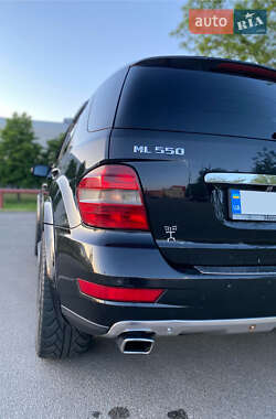 Внедорожник / Кроссовер Mercedes-Benz M-Class 2005 в 