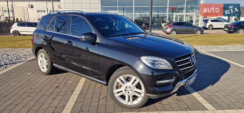 Внедорожник / Кроссовер Mercedes-Benz M-Class 2013 в 
