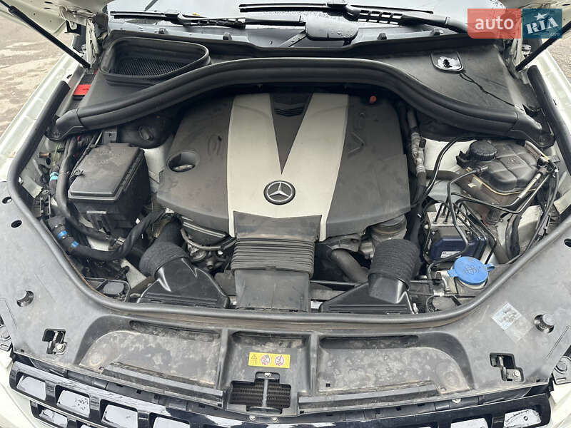 Позашляховик / Кросовер Mercedes-Benz M-Class 2012 в Кривому Розі