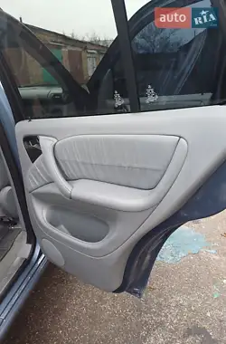 Mercedes-Benz M-Class 2004