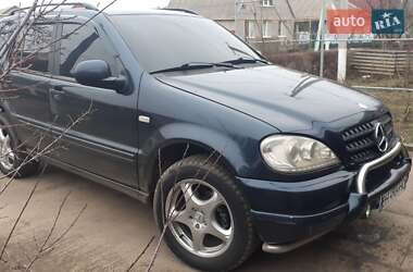 Позашляховик / Кросовер Mercedes-Benz M-Class 1999 в 