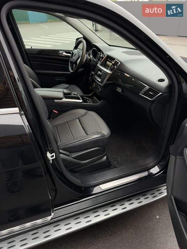 Внедорожник / Кроссовер Mercedes-Benz M-Class 2015 в Киеве