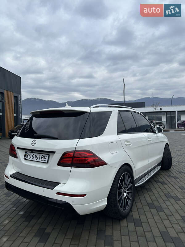 Внедорожник / Кроссовер Mercedes-Benz M-Class 2011 в Хусте