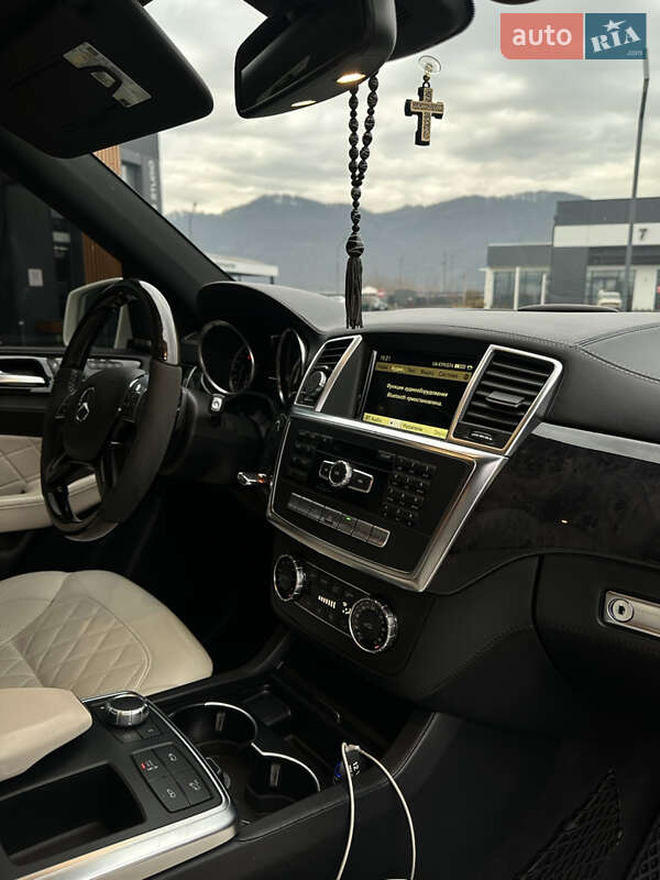 Внедорожник / Кроссовер Mercedes-Benz M-Class 2011 в Хусте