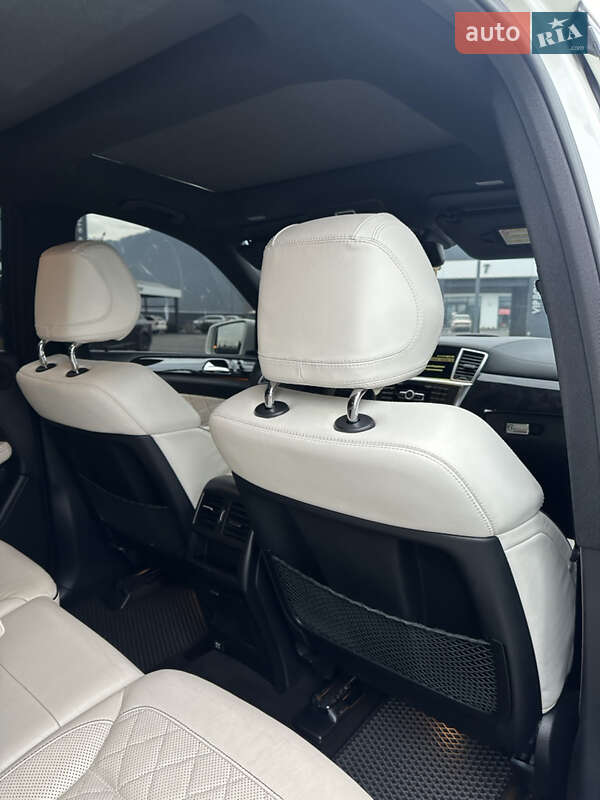 Внедорожник / Кроссовер Mercedes-Benz M-Class 2011 в Хусте