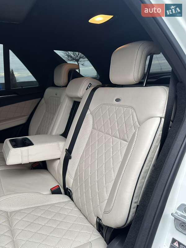 Внедорожник / Кроссовер Mercedes-Benz M-Class 2011 в Хусте
