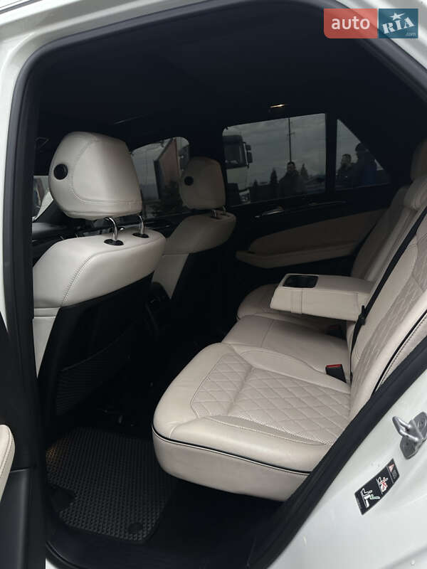 Внедорожник / Кроссовер Mercedes-Benz M-Class 2011 в Хусте