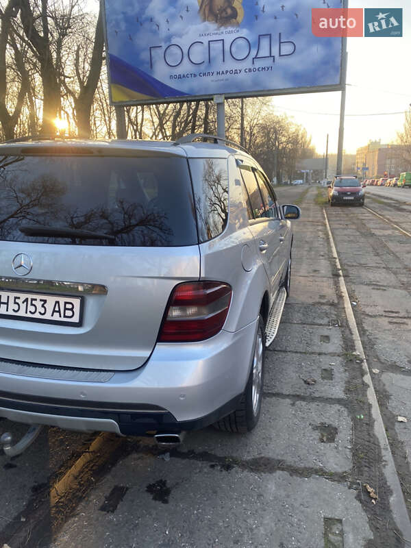 Внедорожник / Кроссовер Mercedes-Benz M-Class 2005 в Одессе