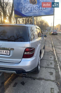 Позашляховик / Кросовер Mercedes-Benz M-Class 2005 в 
