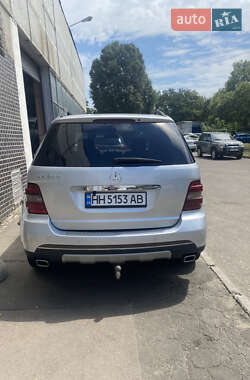Позашляховик / Кросовер Mercedes-Benz M-Class 2005 в 