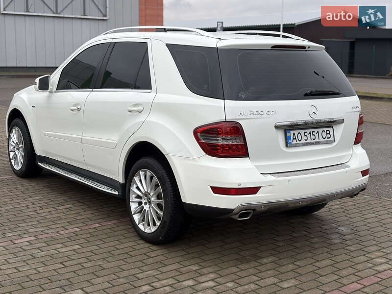 Внедорожник / Кроссовер Mercedes-Benz M-Class 2011 в Виноградове
