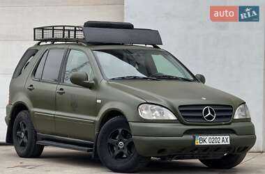 Внедорожник / Кроссовер Mercedes-Benz M-Class 1999 в Сарнах