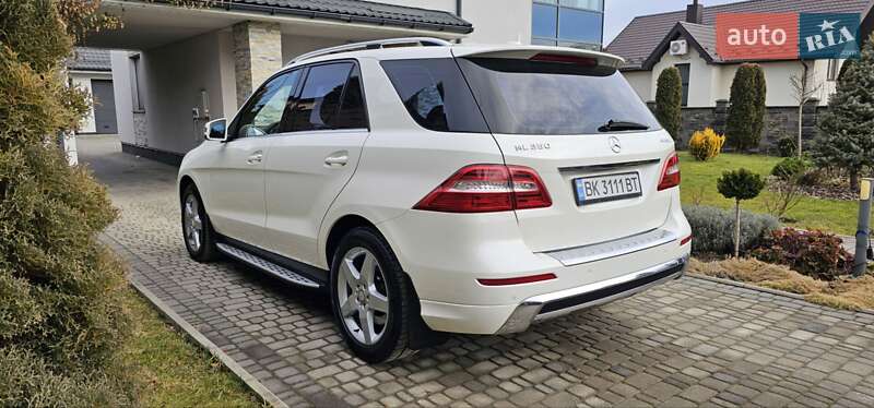 Внедорожник / Кроссовер Mercedes-Benz M-Class 2013 в Ровно