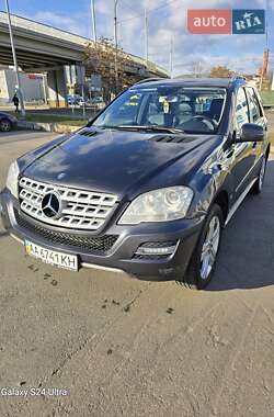 Внедорожник / Кроссовер Mercedes-Benz M-Class 2010 в Киеве