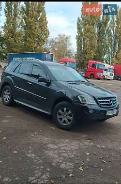Внедорожник / Кроссовер Mercedes-Benz M-Class 2006 в 
