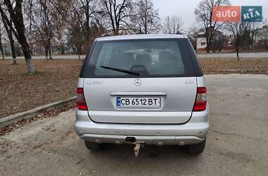 Внедорожник / Кроссовер Mercedes-Benz M-Class 2003 в 