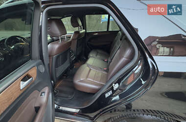 Позашляховик / Кросовер Mercedes-Benz M-Class 2011 в 