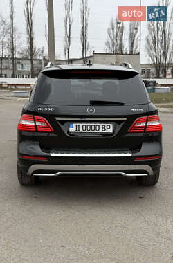 Внедорожник / Кроссовер Mercedes-Benz M-Class 2013 в 