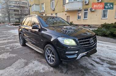 Внедорожник / Кроссовер Mercedes-Benz M-Class 2011 в Харькове