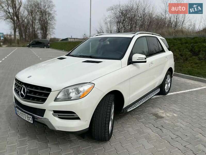 Внедорожник / Кроссовер Mercedes-Benz M-Class 2013 в 