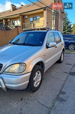 Позашляховик / Кросовер Mercedes-Benz M-Class 2000 в Києві