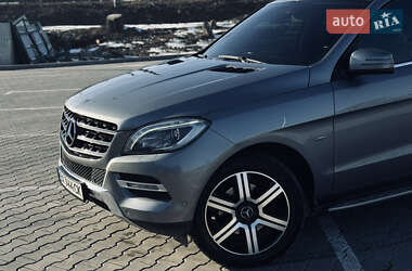 Позашляховик / Кросовер Mercedes-Benz M-Class 2012 в 