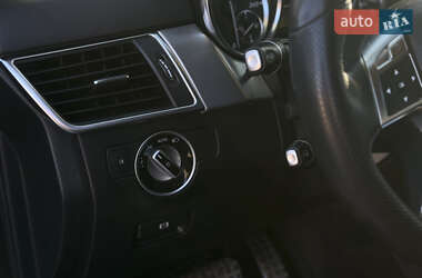 Позашляховик / Кросовер Mercedes-Benz M-Class 2012 в 