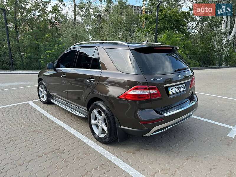 Внедорожник / Кроссовер Mercedes-Benz M-Class 2013 в Киеве