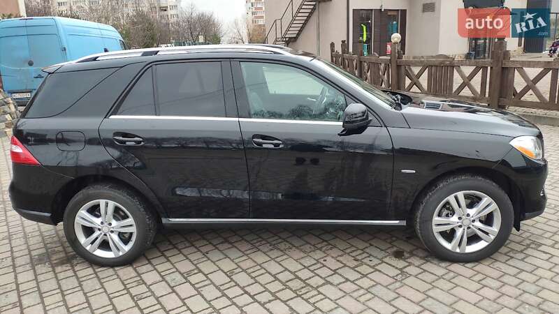 Позашляховик / Кросовер Mercedes-Benz M-Class 2012 в Луцьку