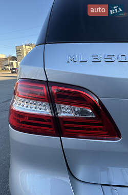 Внедорожник / Кроссовер Mercedes-Benz M-Class 2013 в 