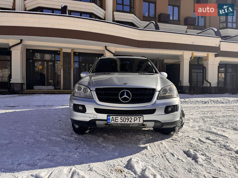 Внедорожник / Кроссовер Mercedes-Benz M-Class 2006 в Киеве