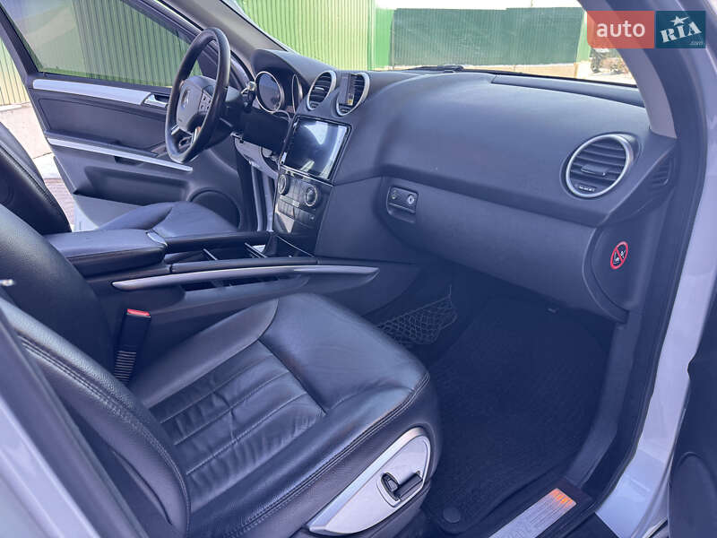 Внедорожник / Кроссовер Mercedes-Benz M-Class 2006 в Киеве