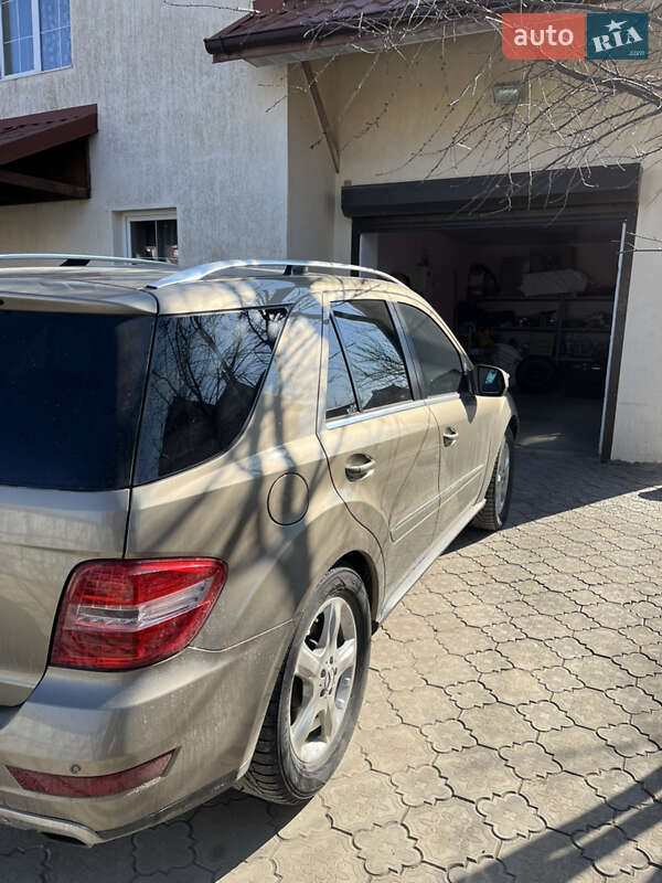 Внедорожник / Кроссовер Mercedes-Benz M-Class 2009 в Каменец-Подольском